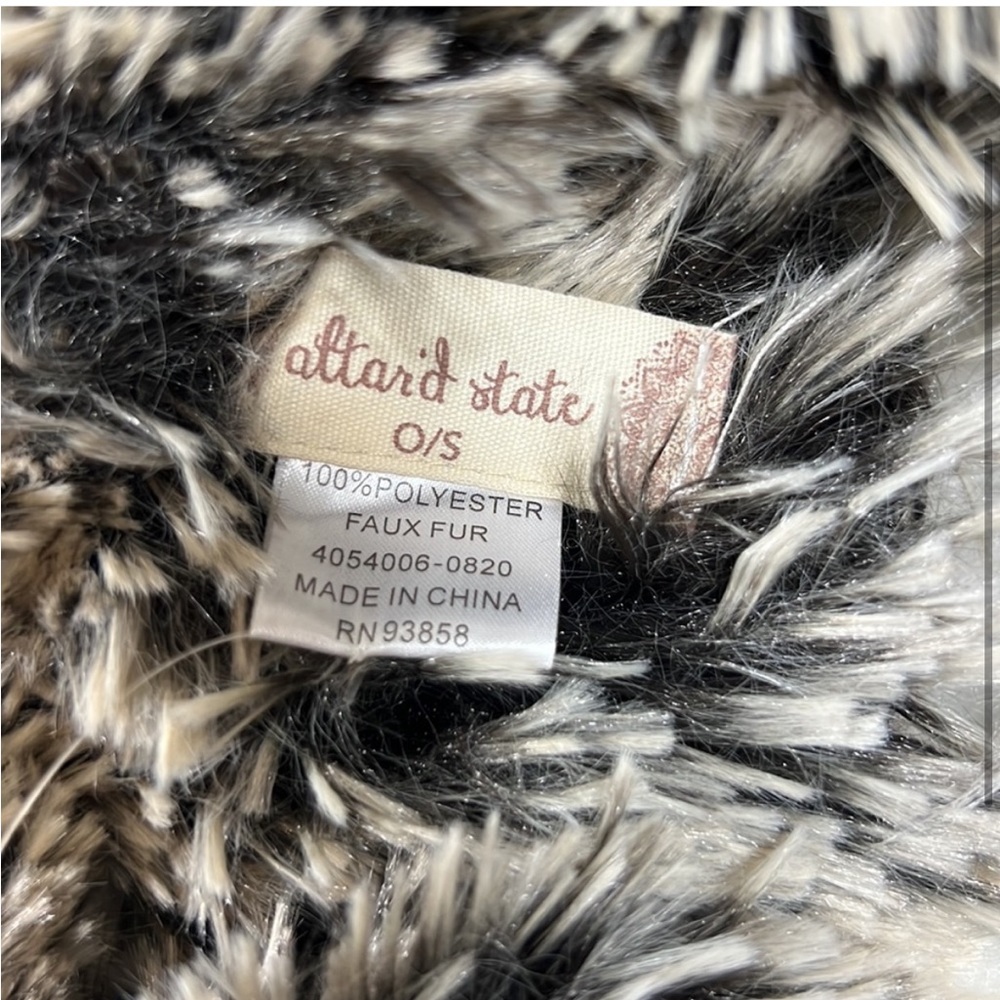Altard State Faux Fur Scarf NWT - Picture 3 of 3